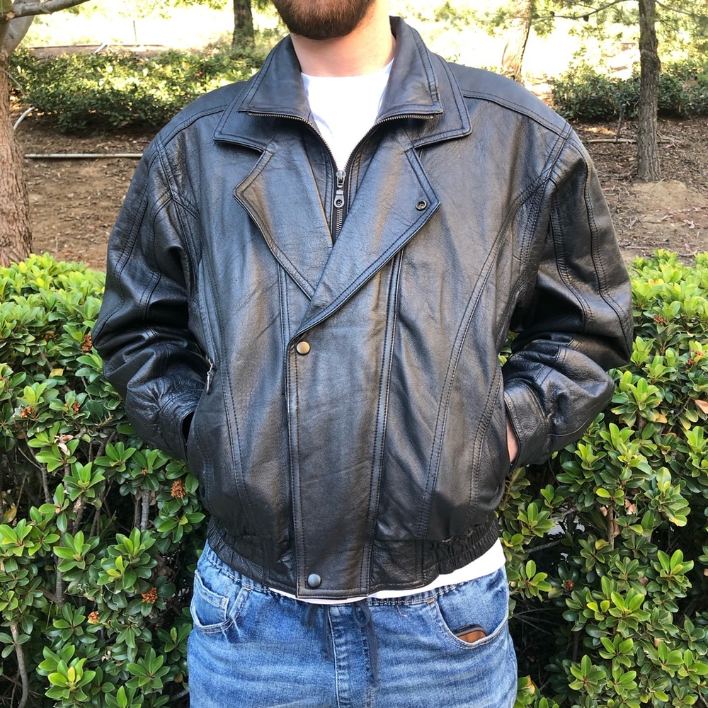 Men’s black leather jacket, large. Great worn-in look!